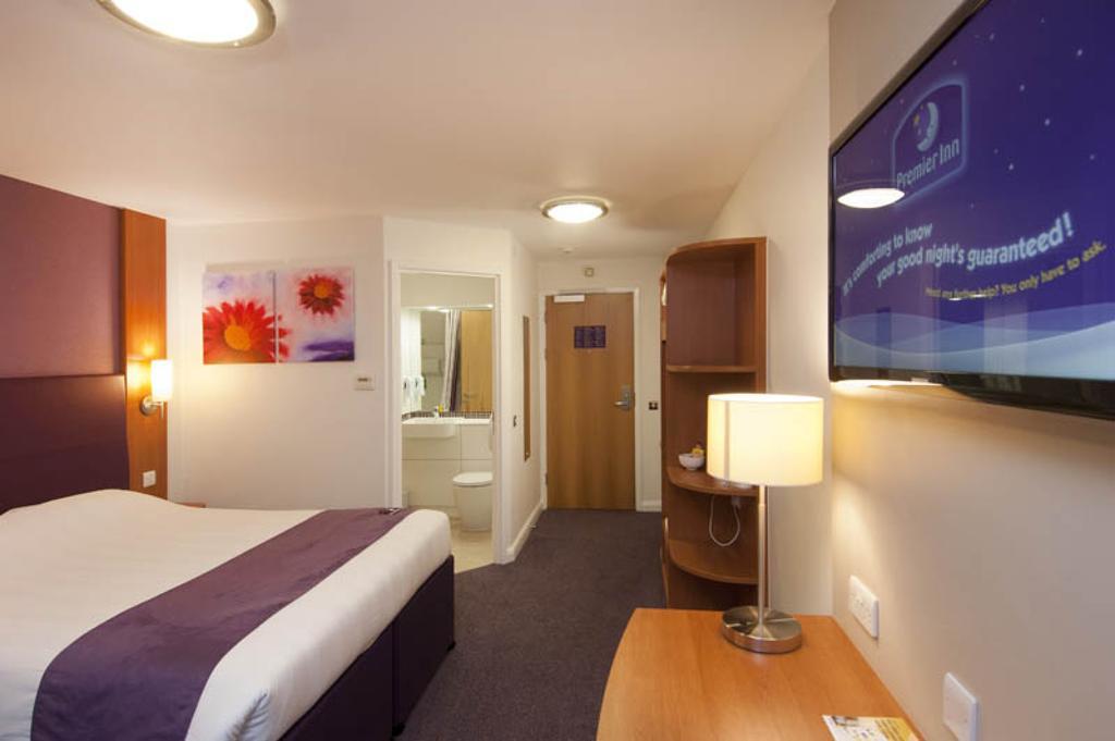 Premier Inn Newcastle City Centre Millennium Bridge Zewnętrze zdjęcie